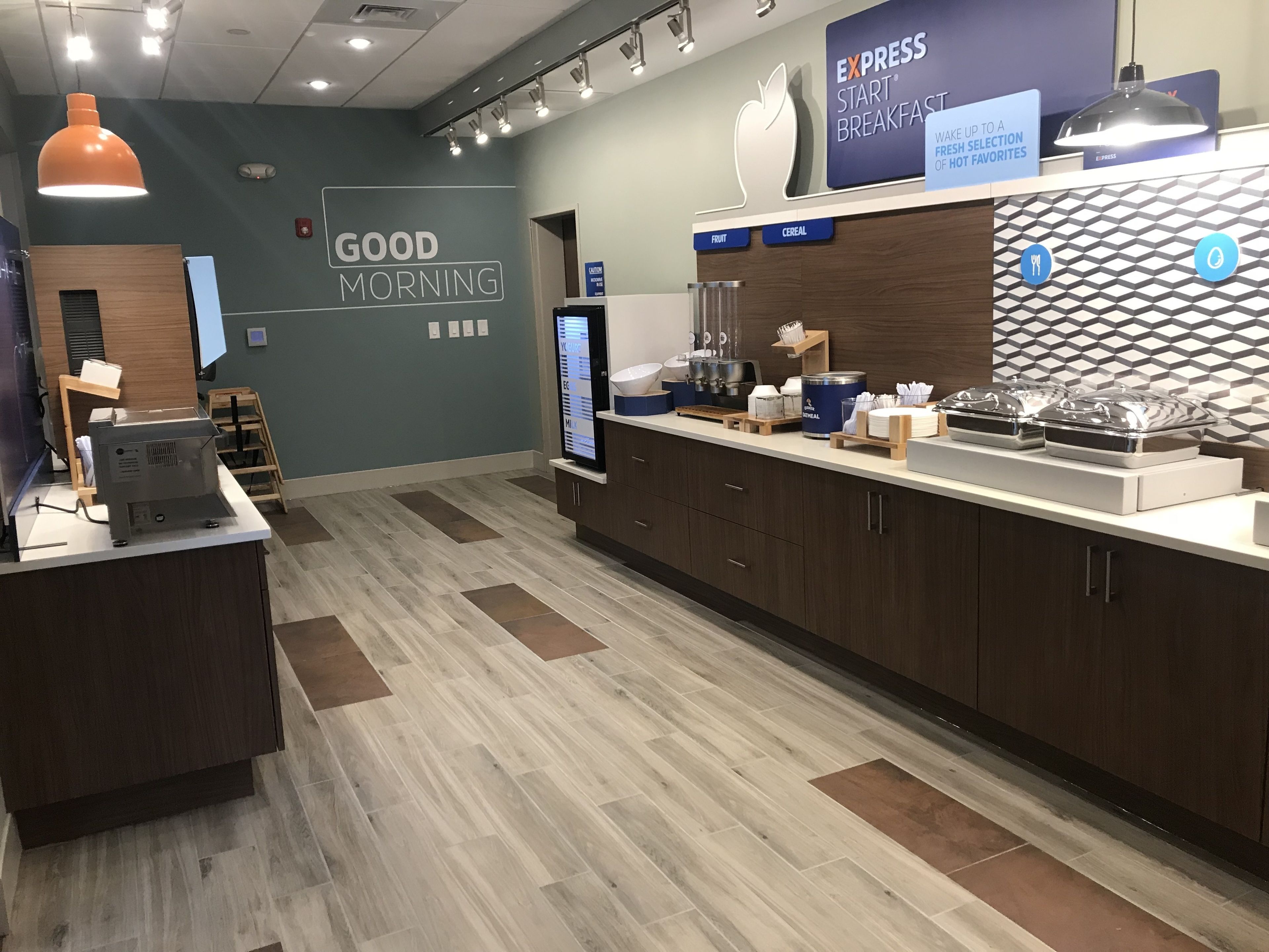 free buffet breakfast