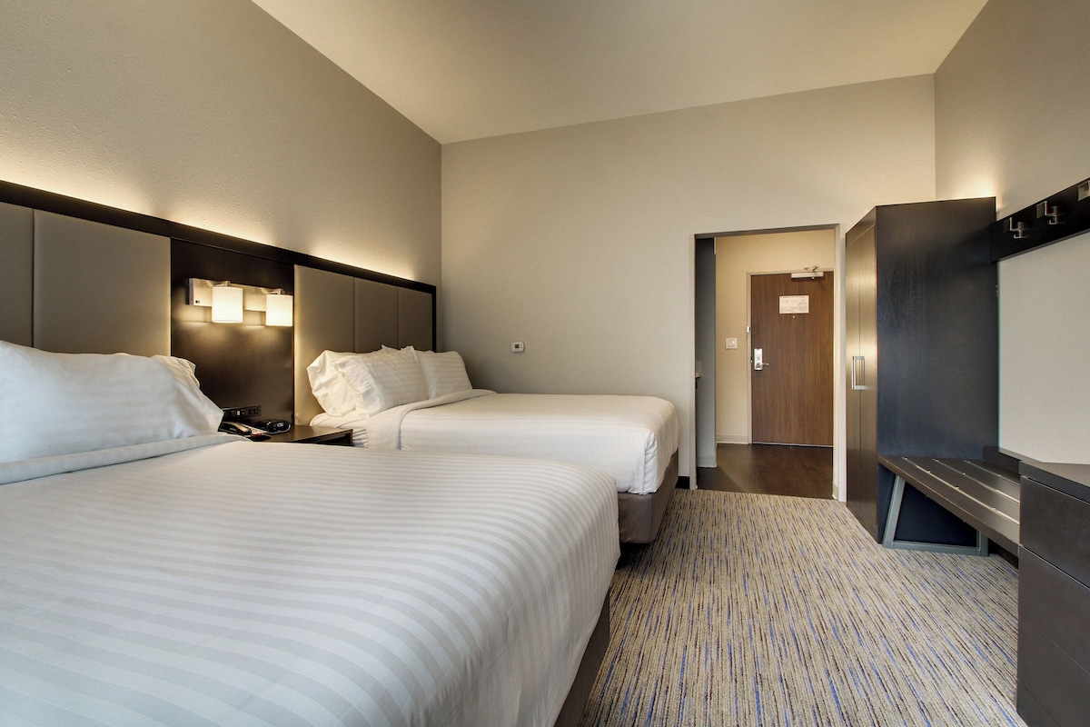 Pillow-top beds, in-room safe, desk, laptop workspace