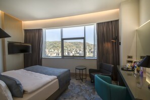 Premium bedding, minibar, in-room safe, desk - Crowne Plaza Cappadocia - Nevsehir by IHG (Nevsehir)