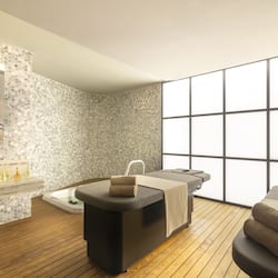 Sauna, hot tub, steam room, hot stone massages, deep-tissue massages