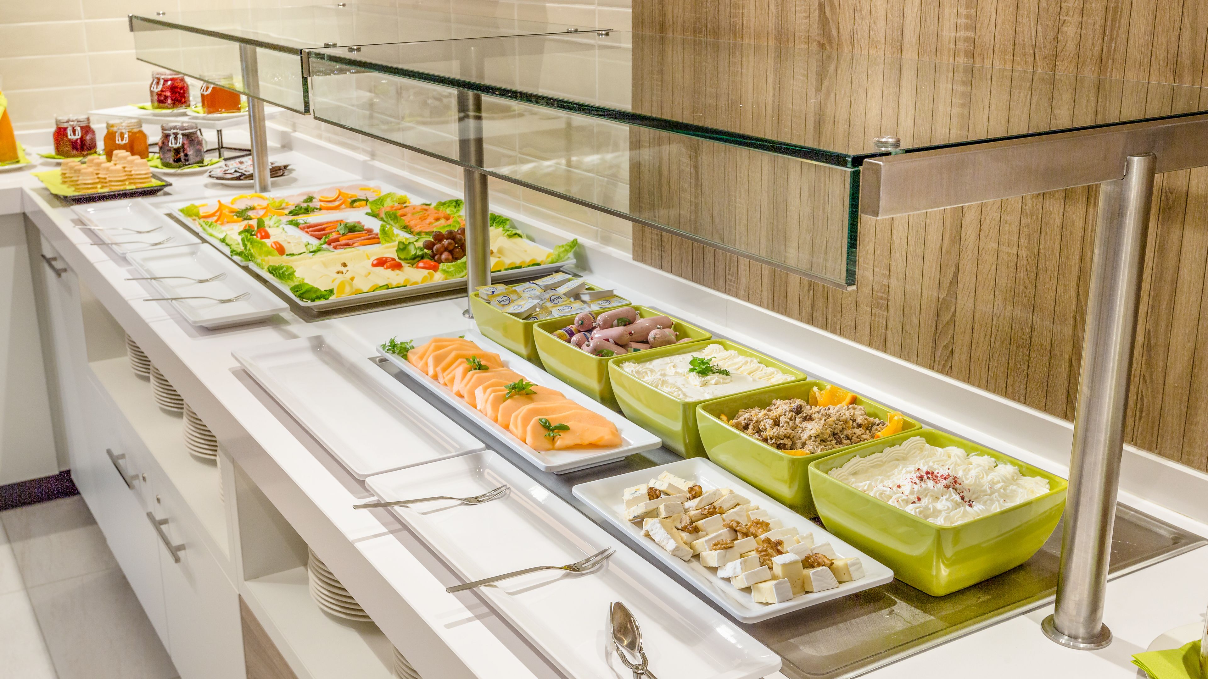 daily buffet breakfast (eur 23 per person)