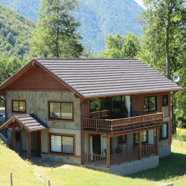 Fachada de la propiedad