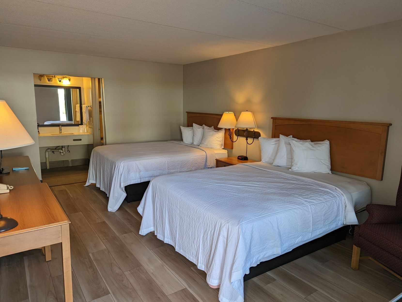 Iron/ironing board, free WiFi, bed sheets