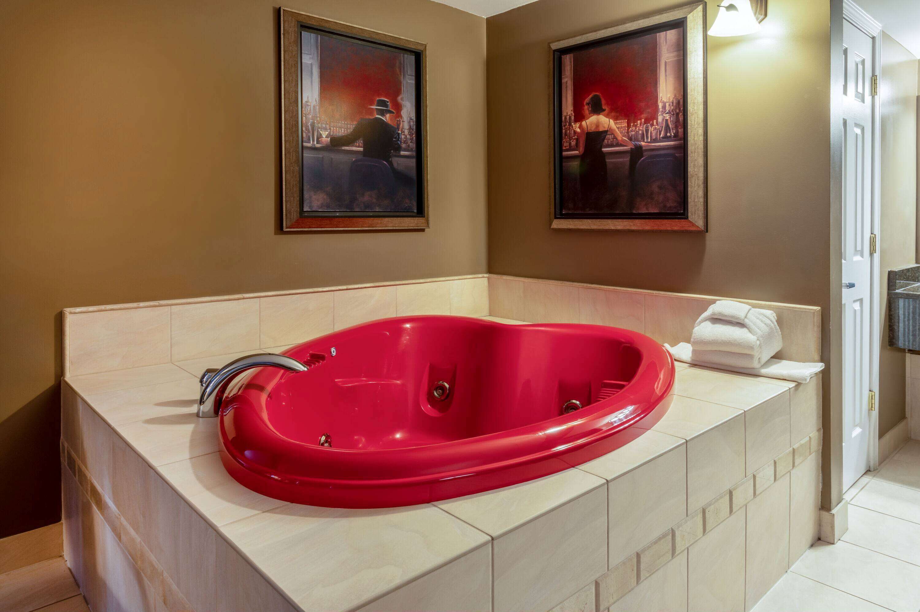 Tabla de planchar con plancha, wifi gratis y ropa de cama 