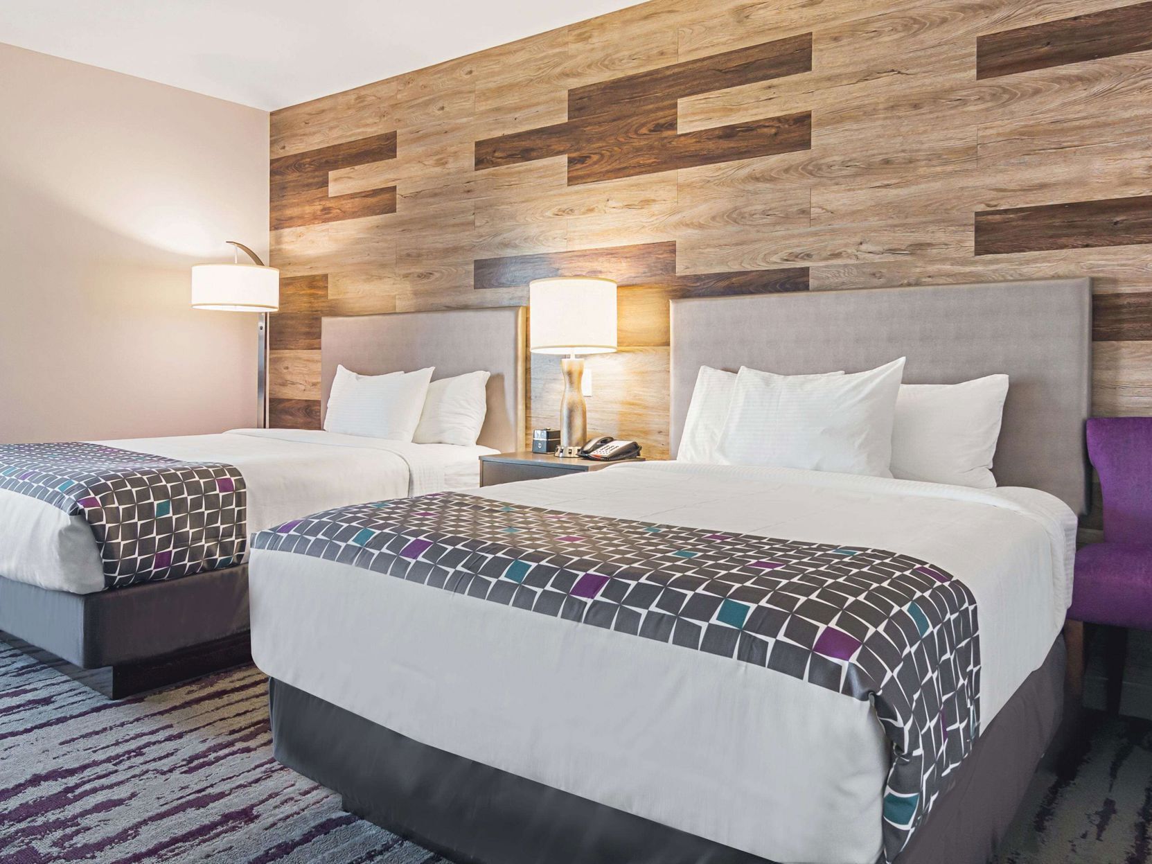 Premium bedding, desk, iron/ironing board, free WiFi
