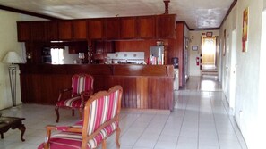 Familien-Dreibettzimmer, Mehrere Betten, eigenes Bad, Stadtblick | Innenbereich