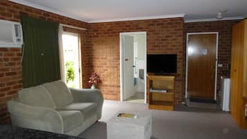 Spa Room with Courtyard