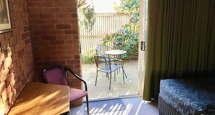 Inverloch Central Motor Inn