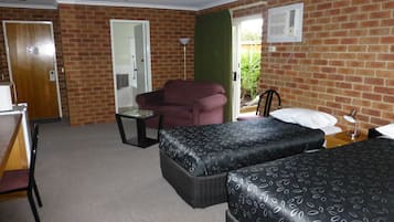 Twin Room, Jetted Tub, Courtyard Area