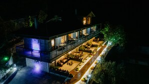 Fachada del alojamiento - Noche