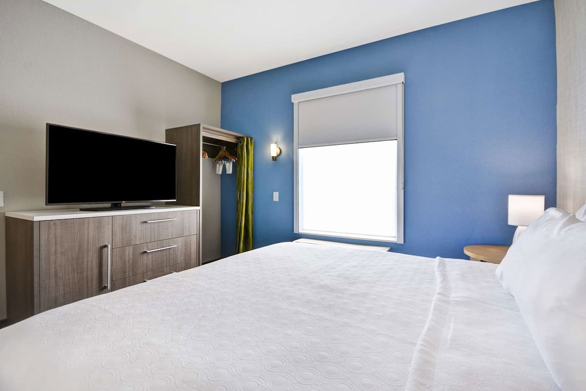 In-room safe, desk, laptop workspace, free cots/infant beds