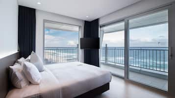 Royal Suite, Ocean View (Twin, Executive Lounge for 4 people) | 1 bedroom, premium bedding, in-room safe, desk