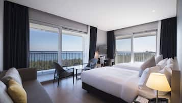 Corner Suite Twin Room, Partial Ocean View | Premium bedding, in-room safe, desk, laptop workspace