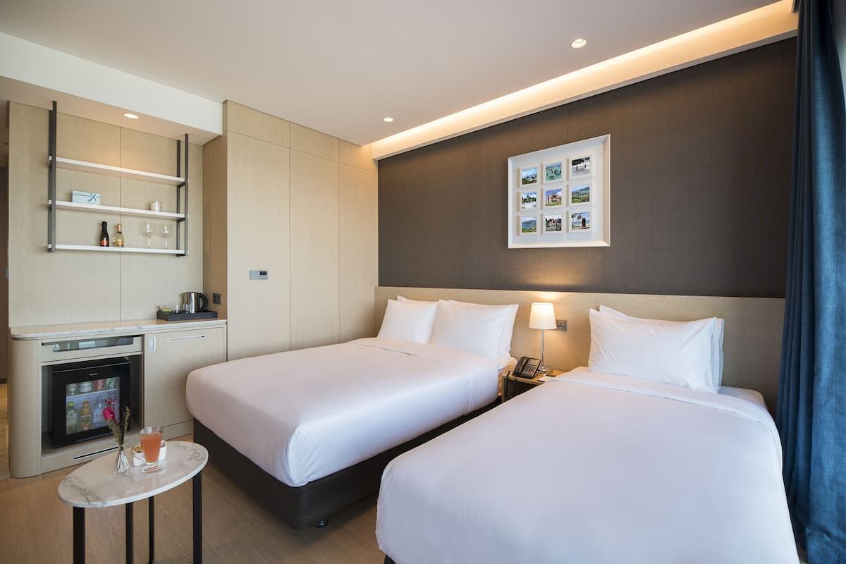 1 Schlafzimmer, hochwertige Bettwaren, Zimmersafe, Schreibtisch