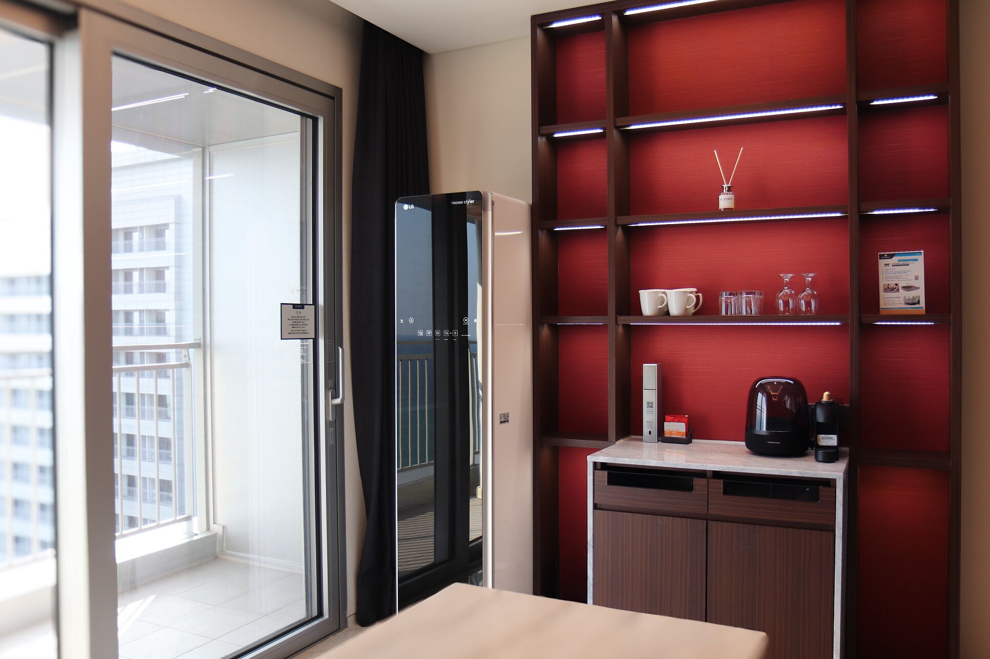 Premium bedding, in-room safe, desk, laptop workspace