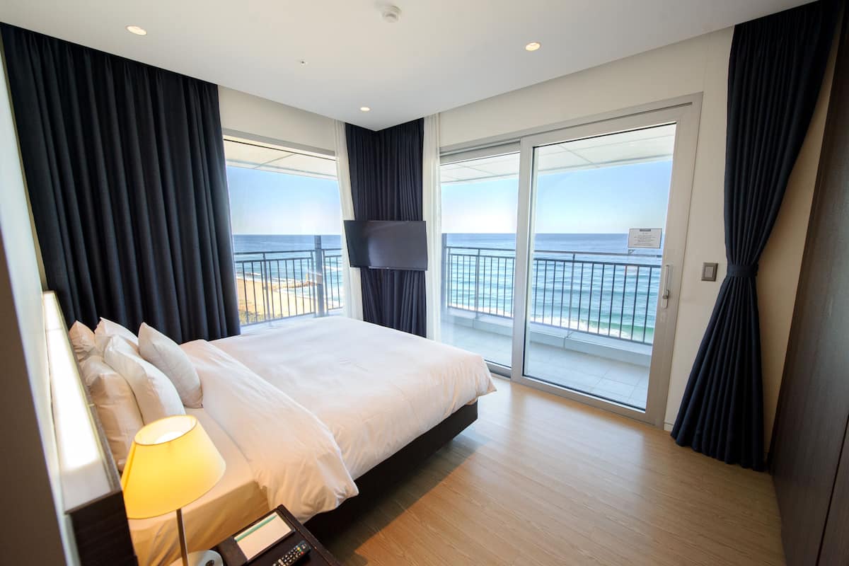 Junior Suite Twin Room, Ocean View (Executive Lounge for 4 people)