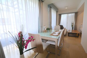 Premium bedding, blackout drapes, iron/ironing board, free WiFi - Liz Osaka Castle (Osaka)