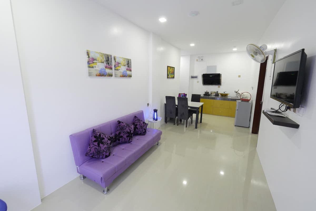 Family Suite, 2 Bedrooms, Kitchen | Living area