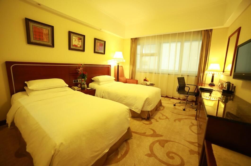 minibar, in-room safe, desk, blackout curtains