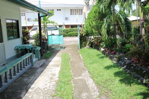 Khuôn viên nơi lưu trú