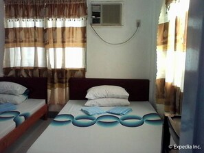 Triple Room | Desk, rollaway beds, free WiFi, bed sheets - Tabada Homestay (Mambajao)