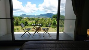 Superior-Doppelzimmer, Terrasse | Schreibtisch, Verdunkelungsvorhänge, schallisolierte Zimmer