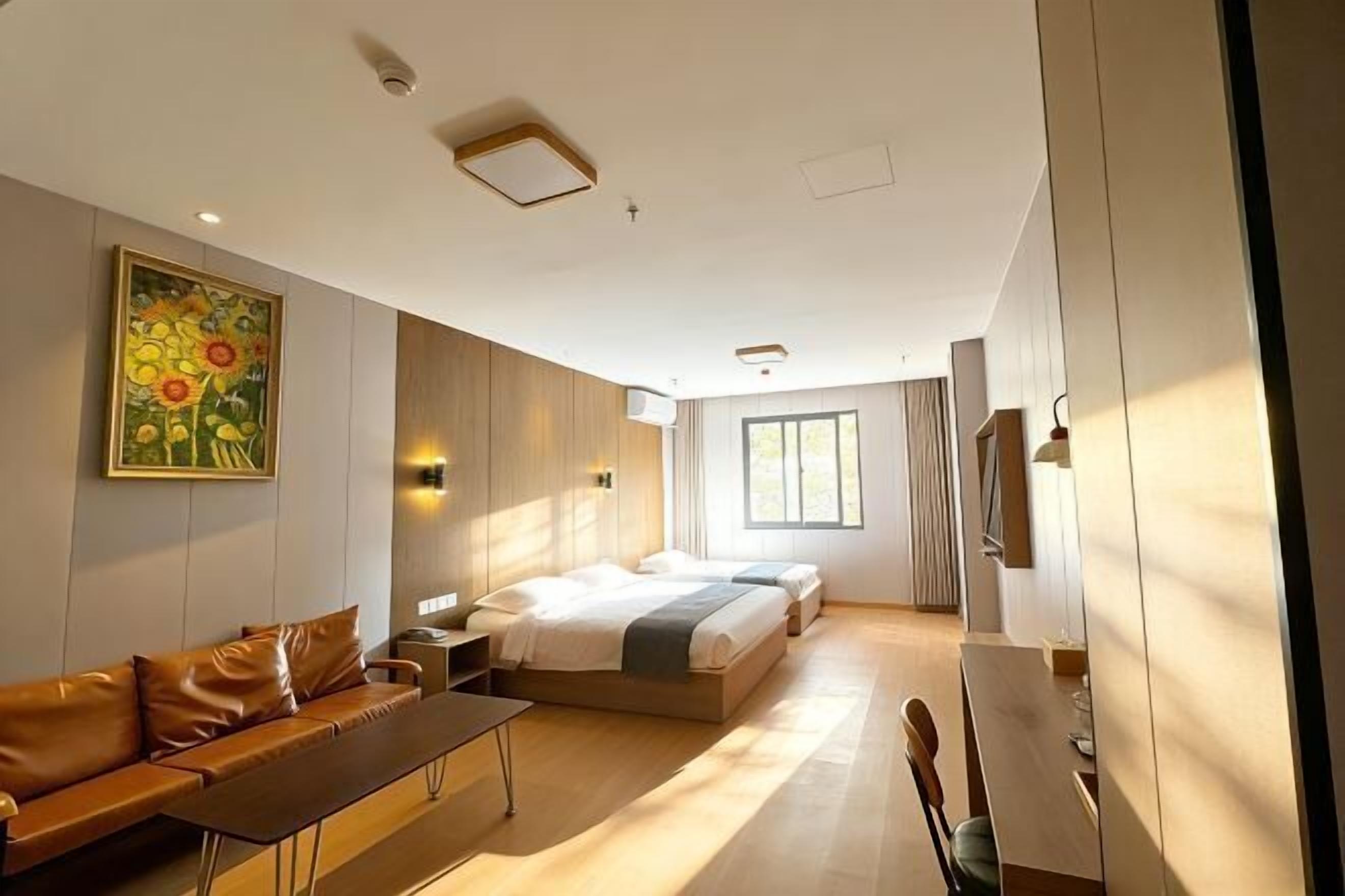 Desk, blackout drapes, free WiFi