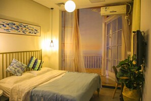 スーペリア ダブルルーム | デスク、遮光カーテン、WiFi (無料)