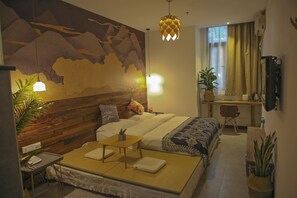 スーペリア ダブルルーム | デスク、遮光カーテン、WiFi (無料)