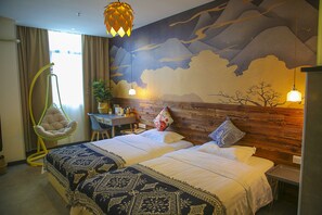 スーペリア ツインルーム | デスク、遮光カーテン、WiFi (無料)