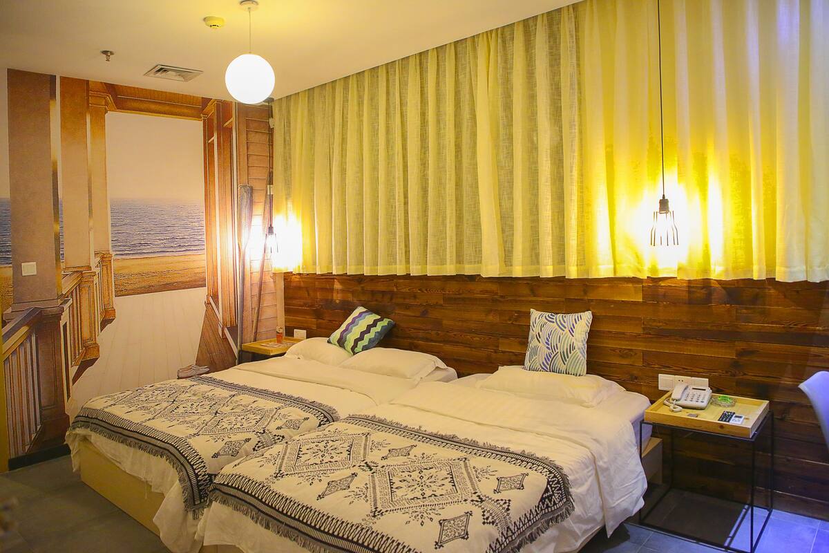 Superior Twin Room B | Desk, blackout curtains, free WiFi