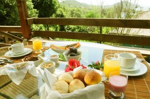 Desayuno completo incluido todos los días 