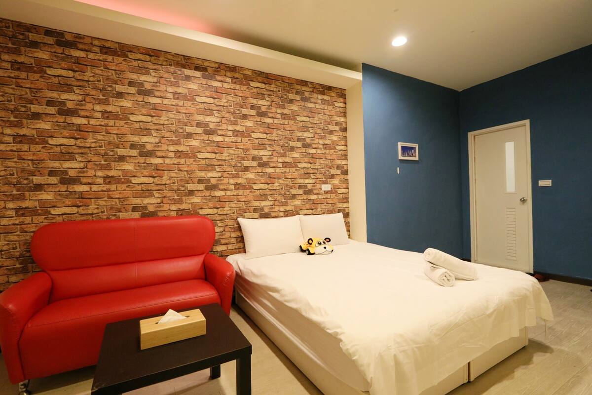 Economy Double Room, 1 Double Bed, Private Bathroom | Down comforters, blackout drapes, WiFi (free), bed sheets