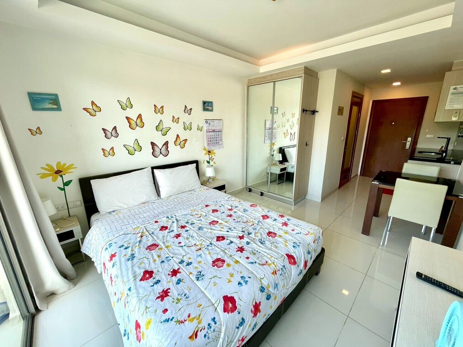 สตูดิโอ | ตู้นิรภัยในห้องพัก, Wi-Fi ฟรี