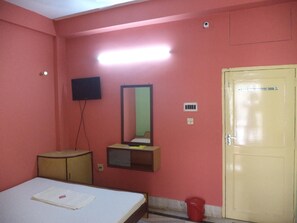 1 bedroom, premium bedding, free WiFi