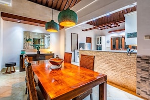 Villa de lujo, 2 habitaciones, cocina, vista a la alberca | Servicio a la habitación