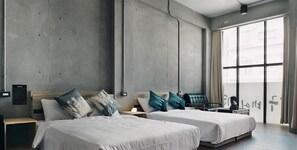 In-room safe, rollaway beds, free WiFi - Wuhoo House (Kaohsiung)