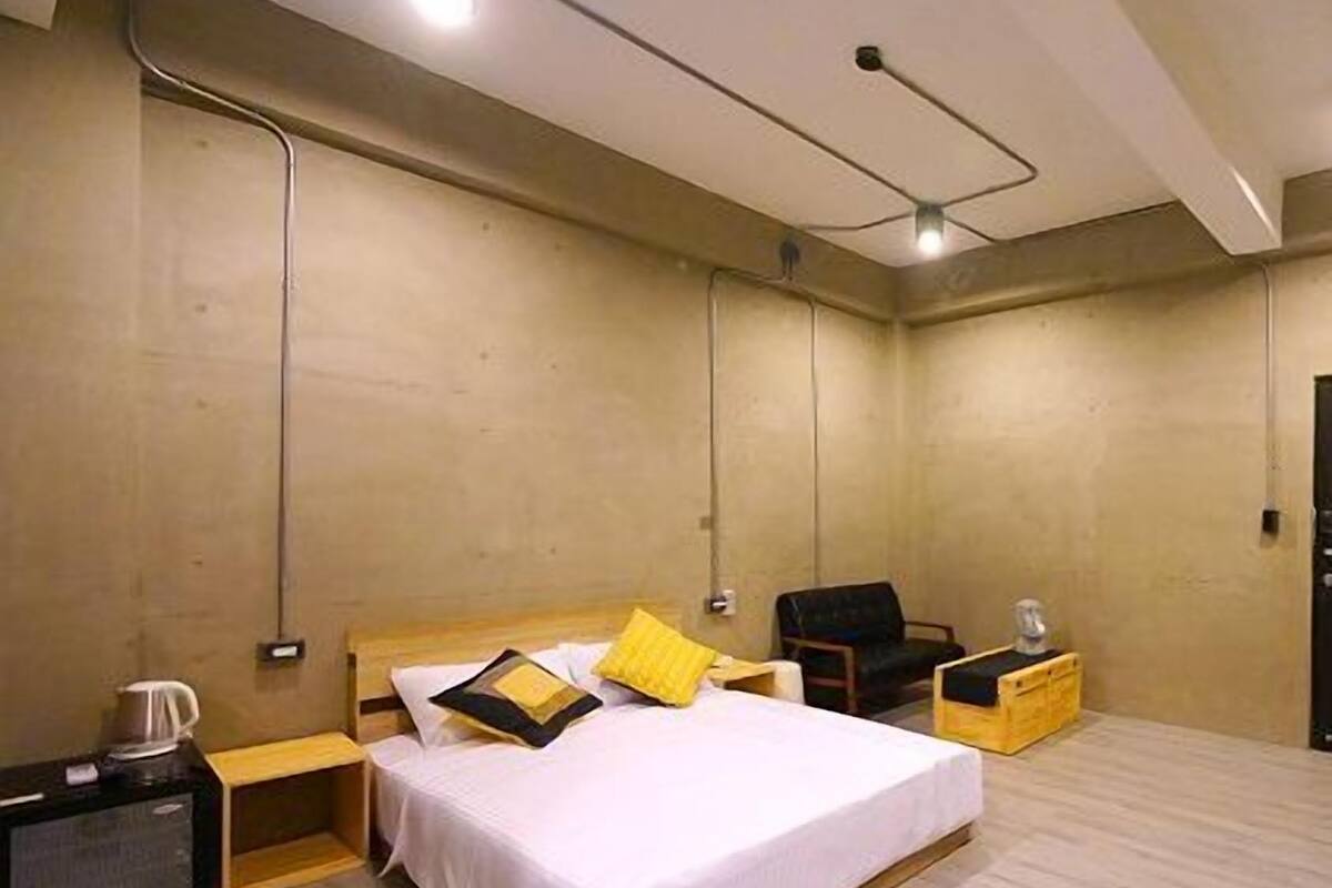 City Double Room | In-room safe, rollaway beds (surcharge), WiFi (free)