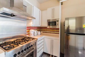 4 Bedrooms Villa | Private kitchen