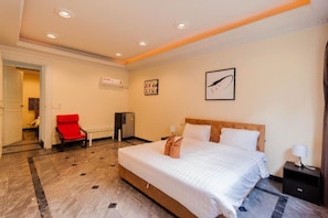 4 bedrooms, in-room safe, free WiFi, bed sheets - Jomtien Palace Pool Villa By Pattaya Sunny Rentals (Pattaya)