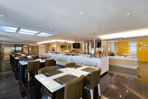 Daily buffet breakfast (THB 550 per person)