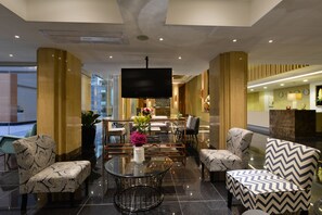 Lobby sitting area - Le D'Tel Bangkok (Bangkok)