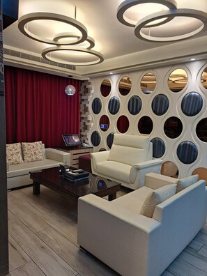 Family Twin Room, 1 Bedroom, Jetted Tub (with karaoke) | Desk, blackout drapes, soundproofing, free WiFi