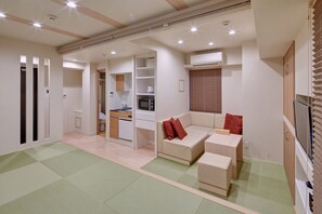 Caja de seguridad en la habitación, wifi gratis y ropa de cama 