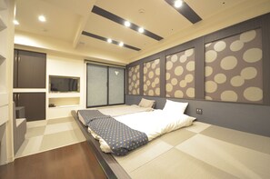 Habitación familiar, cocineta (Japanese-style -Blue-) | Caja de seguridad en la habitación, wifi gratis y ropa de cama 