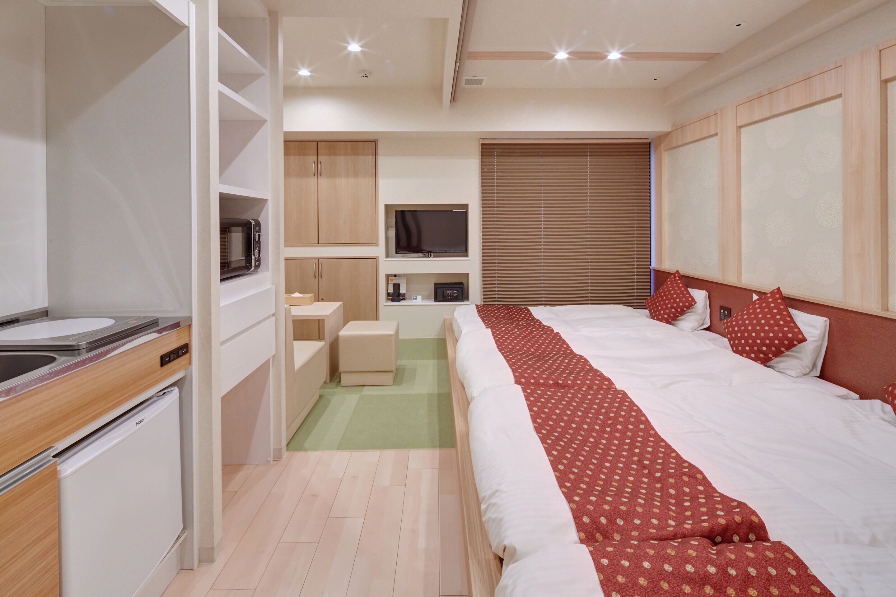 Family Room, Non Smoking | Peti besi dalam bilik, Wi-fi percuma, cadar katil 