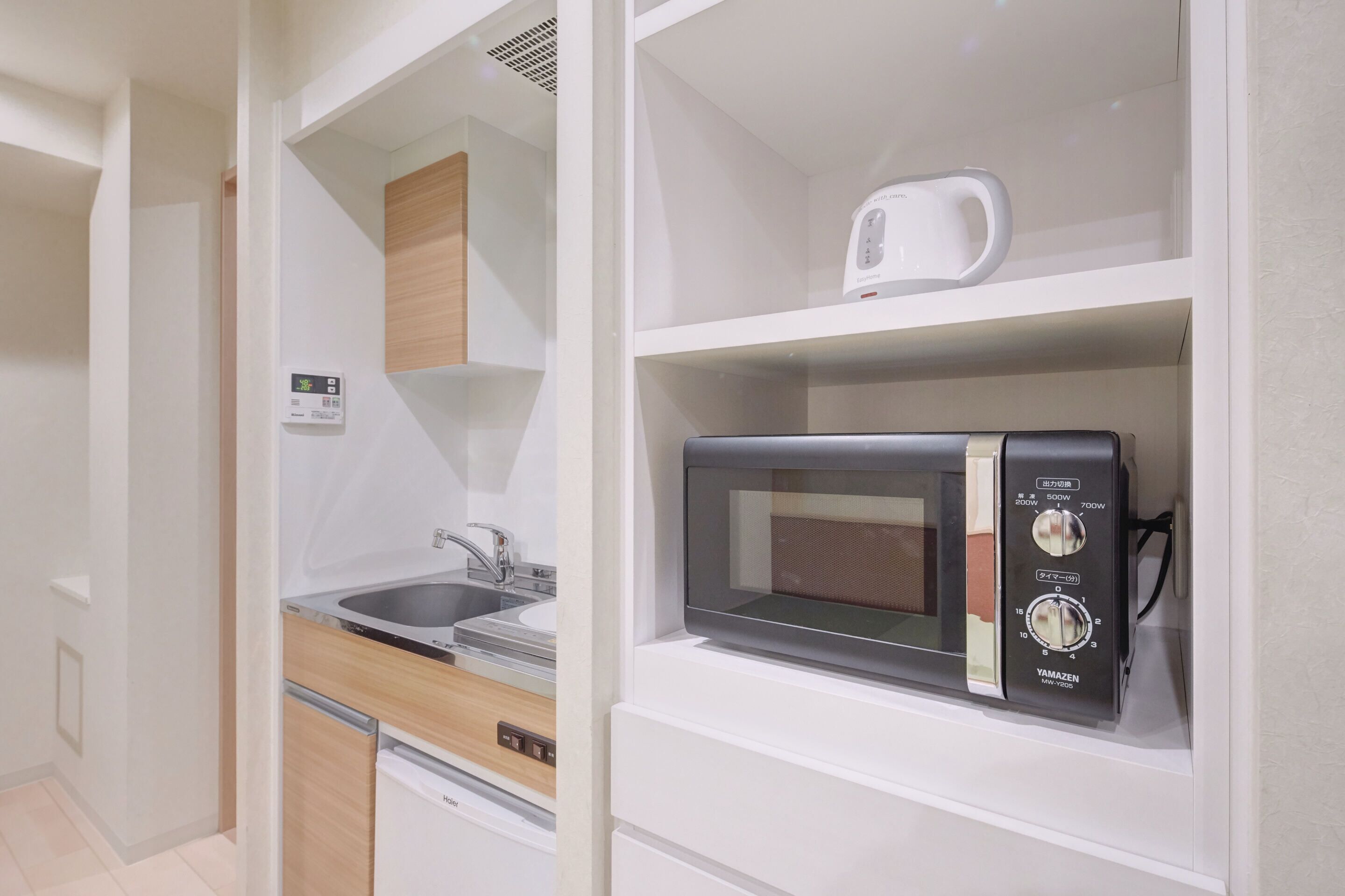 family room, non smoking | room amenity