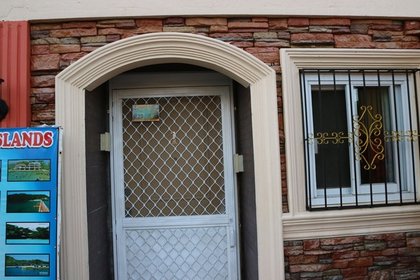 Check-in/check-out kiosk