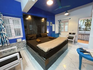 Minibar, desk, iron/ironing board, rollaway beds - Ondas Do Mar Beach Resort Phase 1 (Calangute)