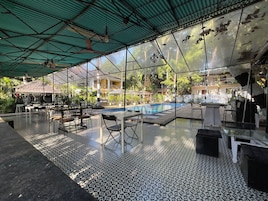 Café da manhã com buffet todos os dias mediante uma taxa